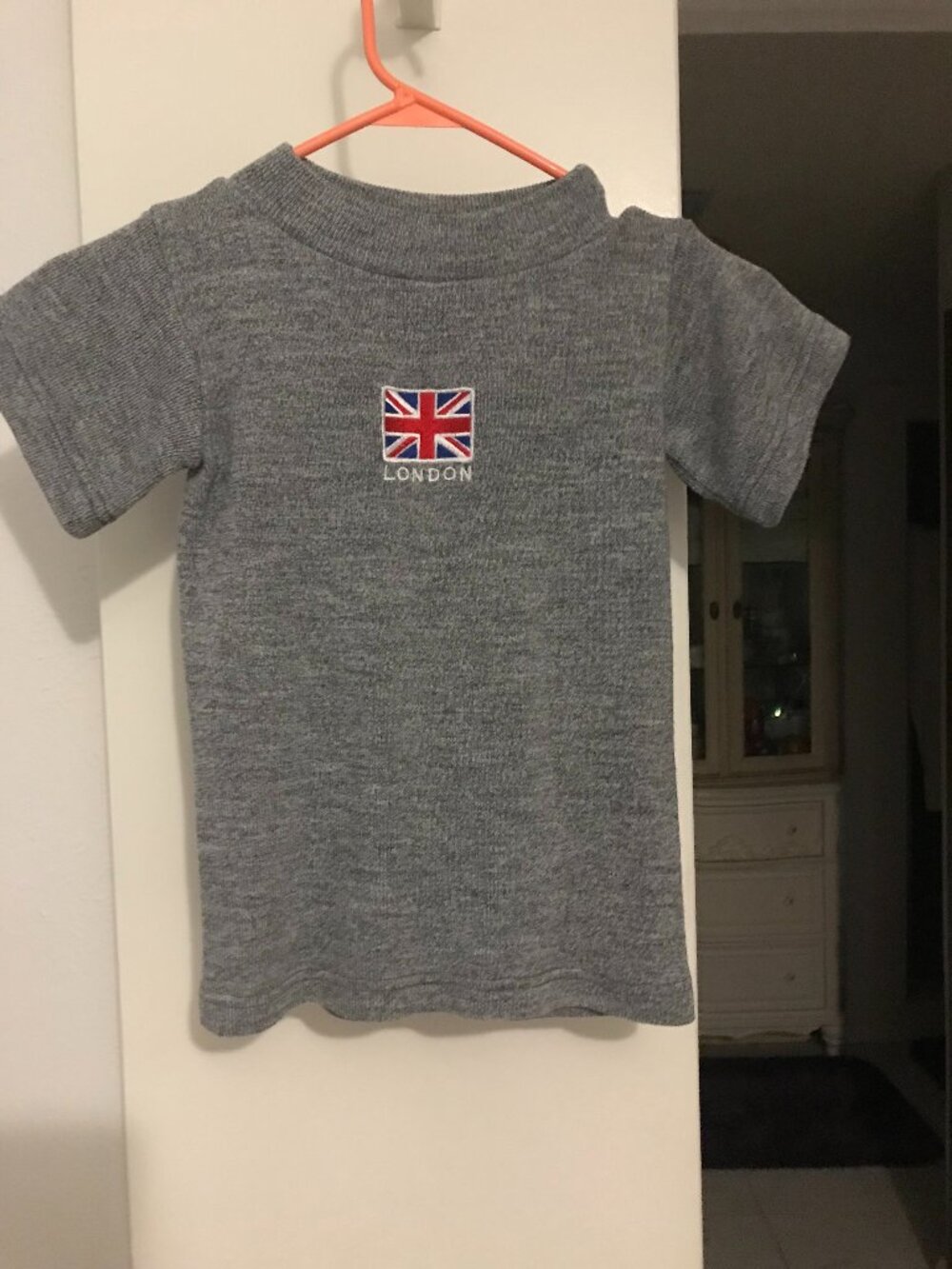 Women extra small heathered look pullover shirt with embroidered on LONDON tag